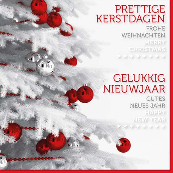 Kerstkaart internationaal in rood, wit en zwart met kerstboom.