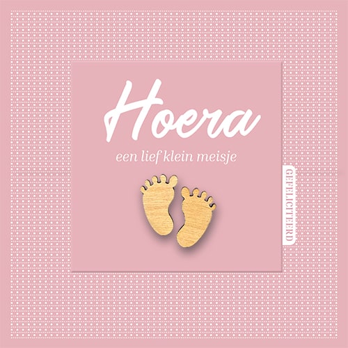Felicitatiekaartje geboorte meisje houten babyvoetjes in rose