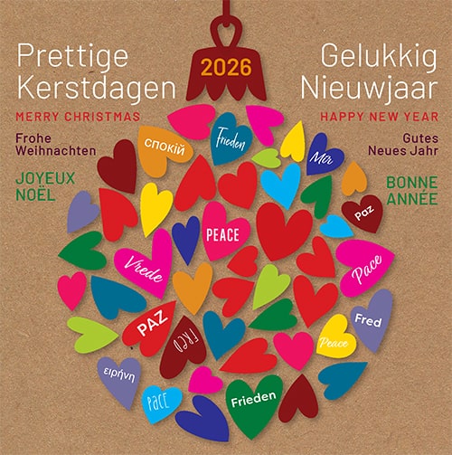 Kerstkaart 2026 Kleurrijke kerstbal hartjes van de vrede