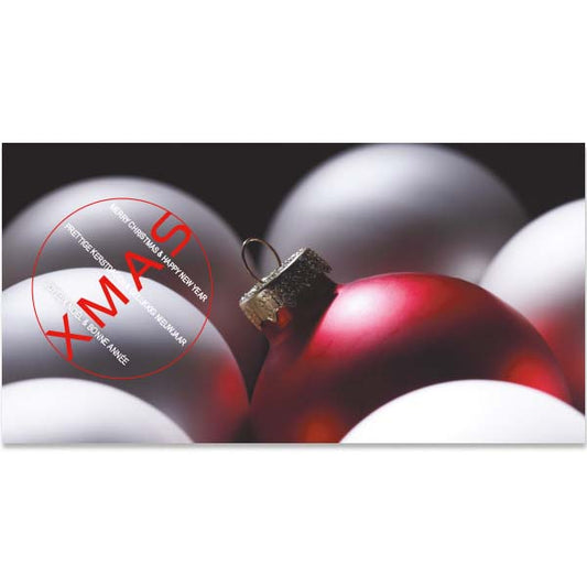 kerstkaart met een rode kerstbal tussen witte kerstballen