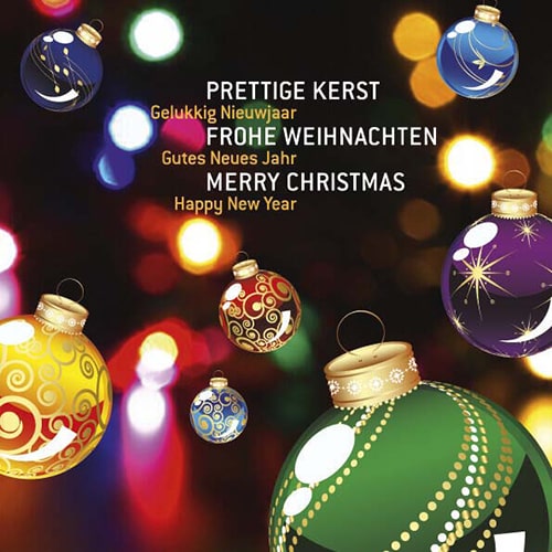 Kerstkaart kleurrijke kerstballen, kerstwens in meerdere talen