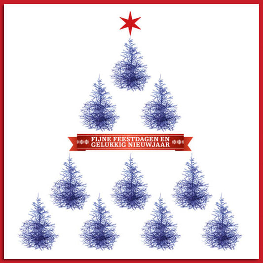 Kerstkaart in rood, wit en blauw, met tekening van kerstboompjes.