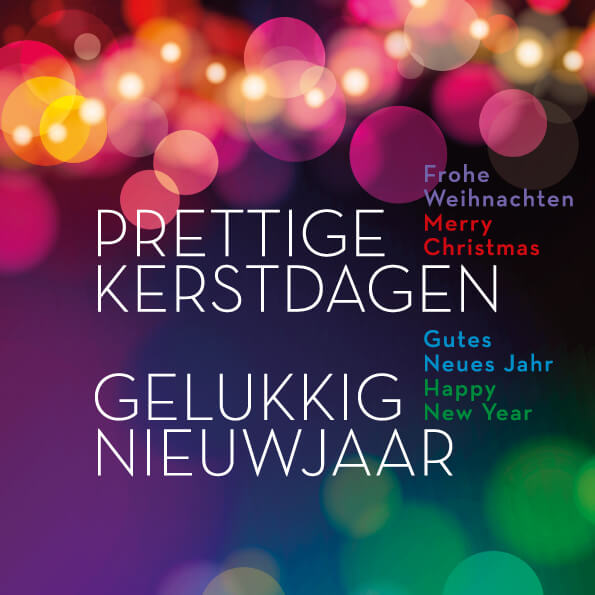 kerstkaart met kleurrijke lichtjes en wensen in meerdere talen
