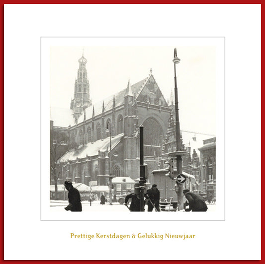 Kerstkaart van Haarlem met oude foto van benseeuwde Grote Markt en Grote of St. Bavokerk.