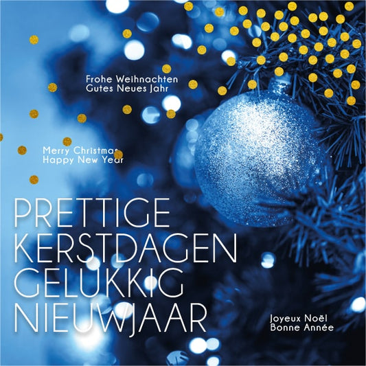 Kerstkaart sfeervolle kerst in blauw en goud