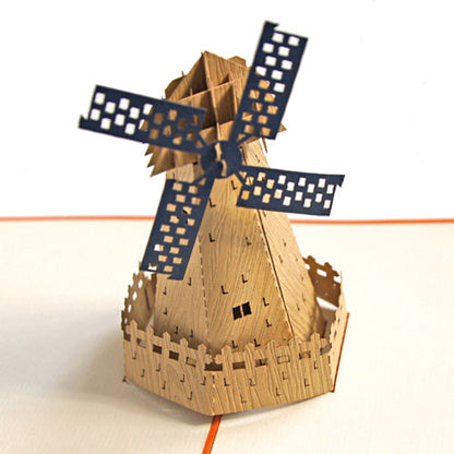 Close-up van 3D POP UP wenskaart met molen 
